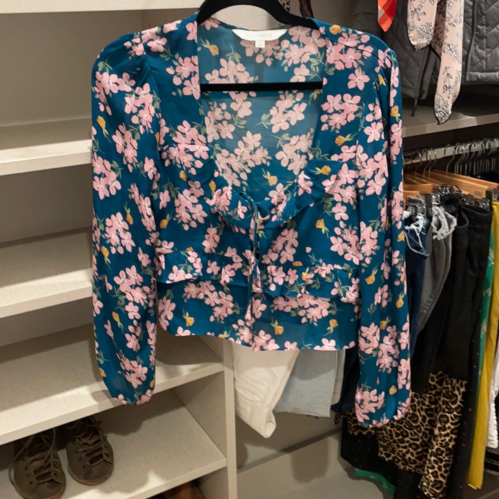 Intermix tie top